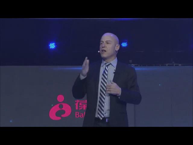 Paul Zane Pilzer gave a speech at the Olympics Center in Nanjing (November 16, 2014)